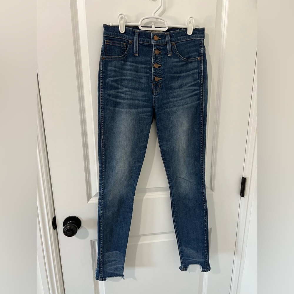 Madewell 10” high rise skinny jeans, button closure. Size 28.
